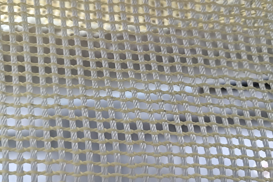 Gulungan Kain Mesh bertetulang aramid berkekuatan tinggi – untuk bahan asas komposit Gulungan Kain Mesh bertetulang aramid berkekuatan tinggi – untuk bahan asas komposit