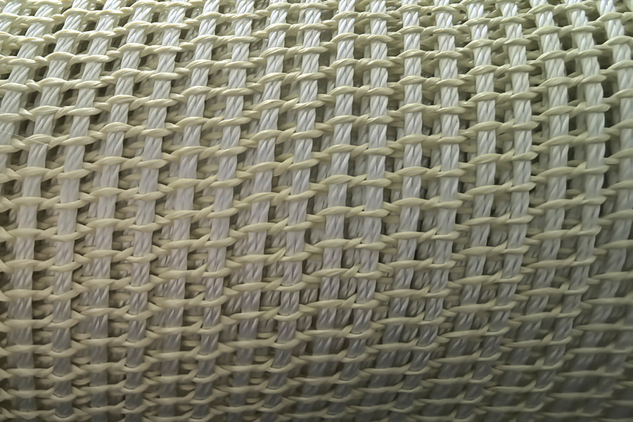 Gulungan Kain Mesh bertetulang aramid berkekuatan tinggi – untuk bahan asas komposit Gulungan Kain Mesh bertetulang aramid berkekuatan tinggi – untuk bahan asas komposit